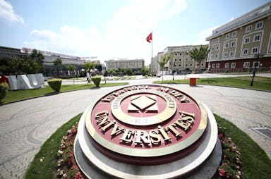 Istanbul Aydin University Programs - Ranking & Tuition Fees جامعة ايدن في اسطنبول - رسوم التخصصات  - ترتيب الجامعة  