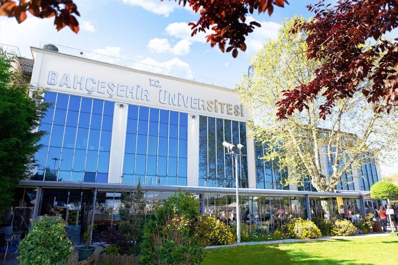 Bahcesehir University Programs - Ranking & Tuition Fees   جامعة اسطنبول بهتشه شهير  - رسوم التخصصات  - ترتيب الجامعة  